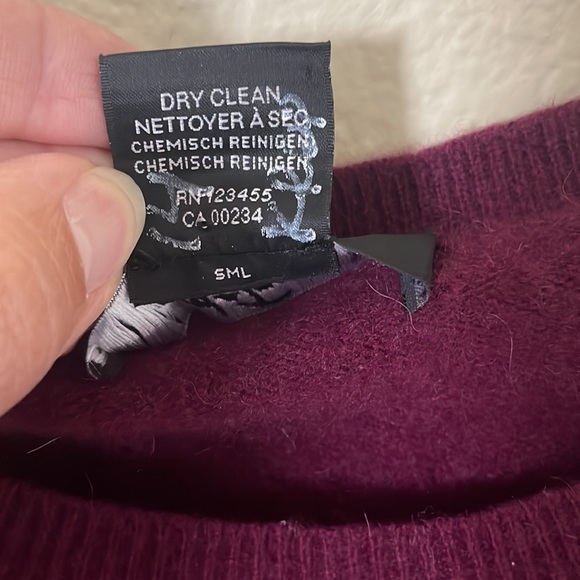 Plum colored 100% cashmere crew neck sweater by Lord & Taylor - Picture 4 of 7